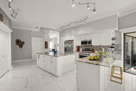 Casa en venta en Tampa, Florida, 4 dormitorios, 302.86 m2 № 1879455 - foto 16
