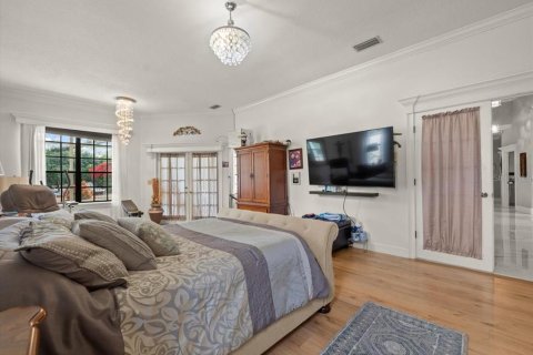 House in Tampa, Florida 4 bedrooms, 302.86 sq.m. № 1879455 - photo 28