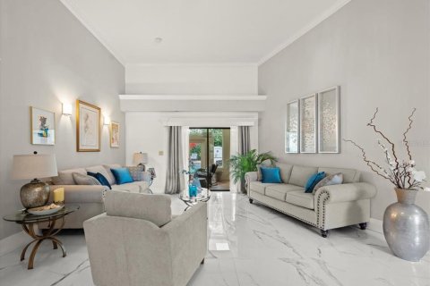 Casa en venta en Tampa, Florida, 4 dormitorios, 302.86 m2 № 1879455 - foto 7