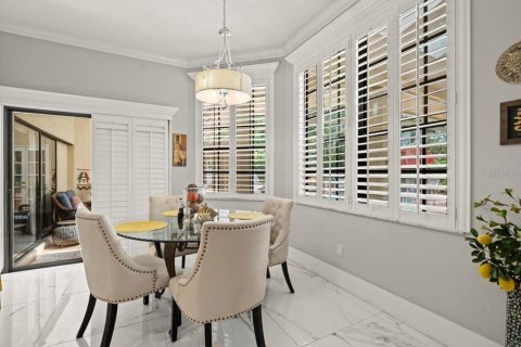 House in Tampa, Florida 4 bedrooms, 302.86 sq.m. № 1879455 - photo 15