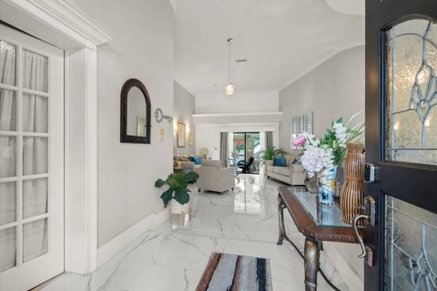 House in Tampa, Florida 4 bedrooms, 302.86 sq.m. № 1879455 - photo 5