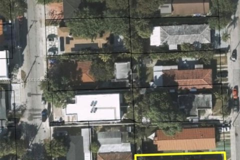 House in Miami, Florida 5 bedrooms, 192.12 sq.m. № 1990770 - photo 6