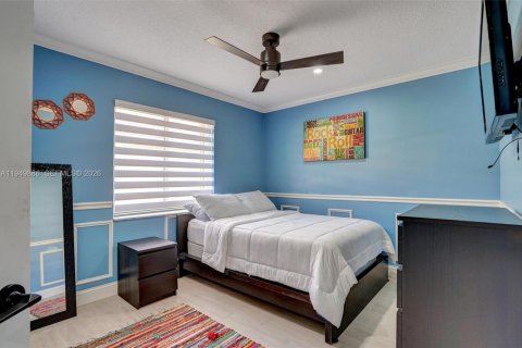 Casa en alquiler en Pembroke Pines, Florida, 3 dormitorios, 154.5 m2 № 2009629 - foto 16