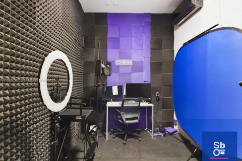 Casa en venta en Miami, Florida, 4 dormitorios, 180.14 m2 № 2029094 - foto 26