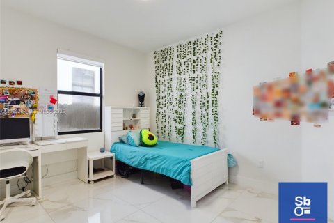Casa en venta en Miami, Florida, 4 dormitorios, 180.14 m2 № 2029094 - foto 19