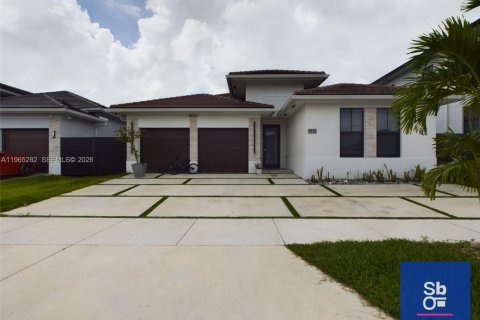 Casa en Miami, Florida 4 dormitorios, 180.14 m2 № 2029094