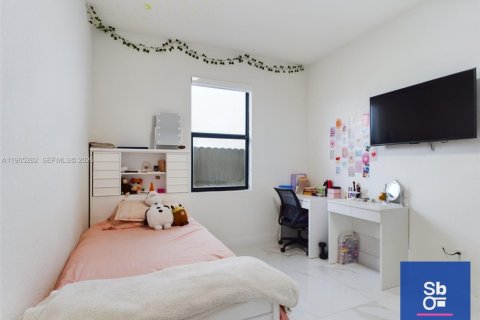 Casa en venta en Miami, Florida, 4 dormitorios, 180.14 m2 № 2029094 - foto 24