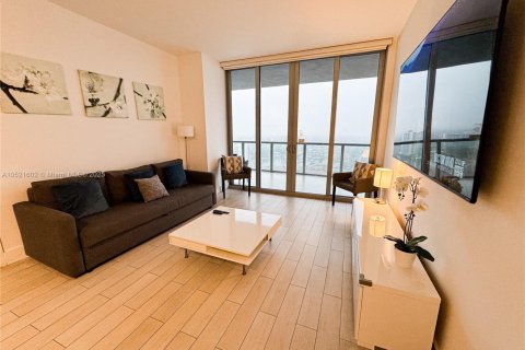 Copropriété à louer à Hallandale Beach, Floride: 2 chambres № 2018804 - photo 2