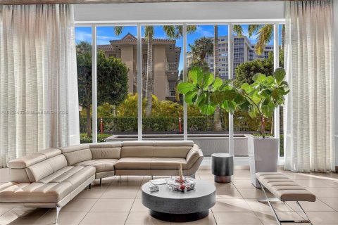 Copropriété à louer à Hallandale Beach, Floride: 2 chambres № 2018804 - photo 29