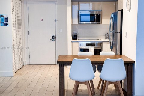 Copropriété à louer à Hallandale Beach, Floride: 2 chambres № 2018804 - photo 5