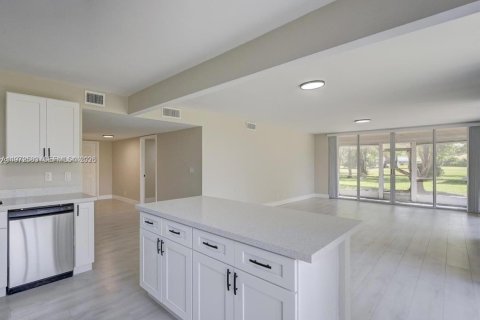 Condominio en Tamarac, Florida, 3 dormitorios  № 2033396