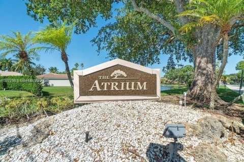 Condominio en venta en Tamarac, Florida, 3 dormitorios, 136.47 m2 № 2033396 - foto 5