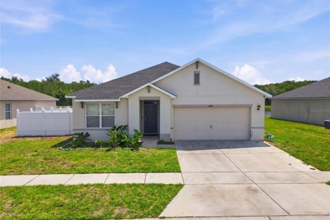 House in Winter Haven, Florida 3 bedrooms, 158.96 sq.m. № 2121597