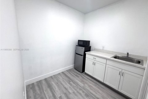 Immobilier commercial à louer à Miami, Floride: 1 chambre, 173.26 m2 № 2051584 - photo 8