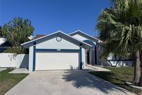 Immobilier commercial à Miami, Floride 1 chambre, 173.26 m2 № 2051584