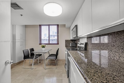 Купить кондоминиум в Майами, Флорида 2 спальни, 154.78м2, № 2255063 - фото 17