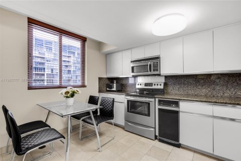 Купить кондоминиум в Майами, Флорида 2 спальни, 154.78м2, № 2255063 - фото 16