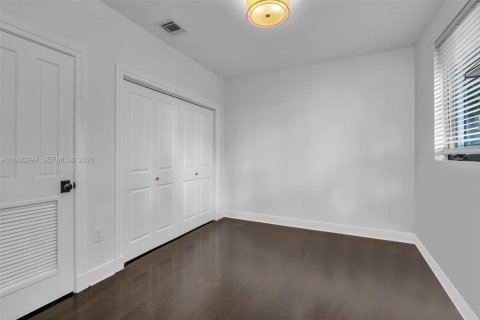 Casa en alquiler en Coral Gables, Florida, 3 dormitorios, 214.7 m2 № 1998806 - foto 23