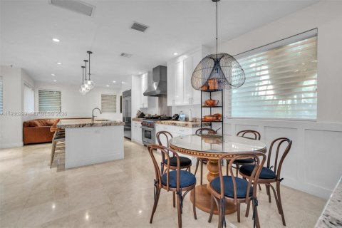 Casa en alquiler en Coral Gables, Florida, 3 dormitorios, 214.7 m2 № 1998806 - foto 10