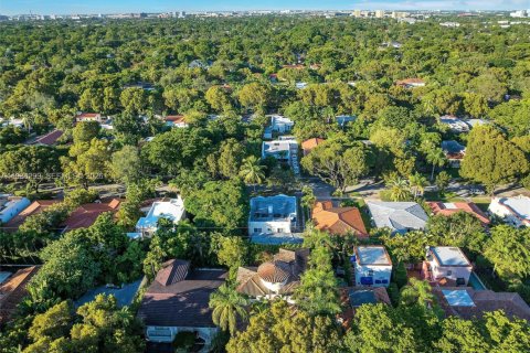 Casa en alquiler en Coral Gables, Florida, 3 dormitorios, 214.7 m2 № 1998806 - foto 3