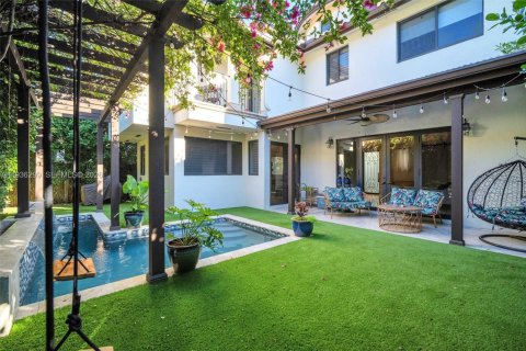 Casa en alquiler en Coral Gables, Florida, 3 dormitorios, 214.7 m2 № 1998806 - foto 4