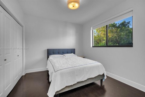 Casa en alquiler en Coral Gables, Florida, 3 dormitorios, 214.7 m2 № 1998806 - foto 20