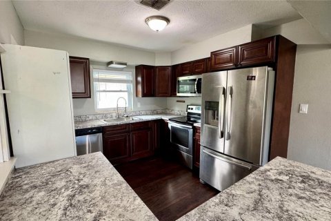 Casa en alquiler en Eustis, Florida, 3 dormitorios, 124.67 m2 № 1901050 - foto 3