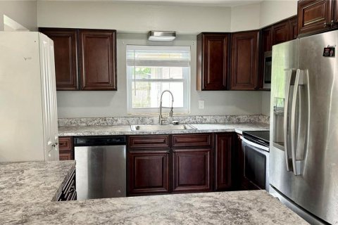 Casa en alquiler en Eustis, Florida, 3 dormitorios, 124.67 m2 № 1901050 - foto 2