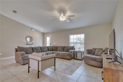 Casa en venta en Port Charlotte, Florida, 3 dormitorios, 152.36 m2 № 2385744 - foto 3