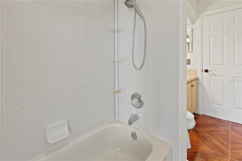 Casa en venta en Orlando, Florida, 5 dormitorios, 363.43 m2 № 1740496 - foto 29