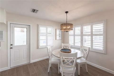 Villa ou maison à louer à Sarasota, Floride: 1 chambre, 64.66 m2 № 2125783 - photo 8