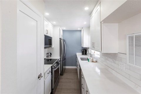 Villa ou maison à louer à Sarasota, Floride: 1 chambre, 64.66 m2 № 2125783 - photo 6
