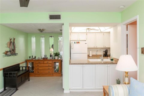 Condominio en venta en New Port Richey, Florida, 1 dormitorio, 68 m2 № 1767918 - foto 7
