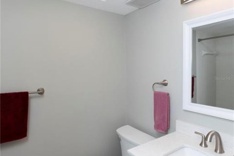 Condo in New Port Richey, Florida, 1 bedroom  № 1767918 - photo 17