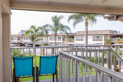 Condo in New Port Richey, Florida, 1 bedroom  № 1767918 - photo 20