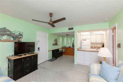 Condo in New Port Richey, Florida, 1 bedroom  № 1767918 - photo 6