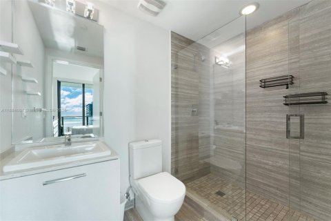 Condominio en venta en Miami, Florida, 2 dormitorios, 123.1 m2 № 1930480 - foto 14