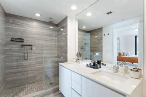 Condominio en venta en Miami, Florida, 2 dormitorios, 123.1 m2 № 1930480 - foto 12