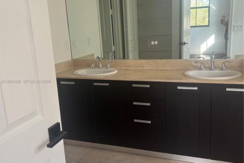 Touwnhouse à louer à Doral, Floride: 4 chambres, 194.72 m2 № 1948854 - photo 9