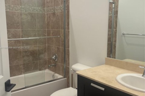 Touwnhouse à louer à Doral, Floride: 4 chambres, 194.72 m2 № 1948854 - photo 15