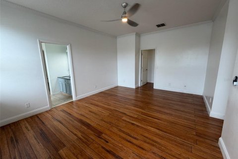 House in Orlando, Florida 4 bedrooms, 202.16 sq.m. № 2203971 - photo 11
