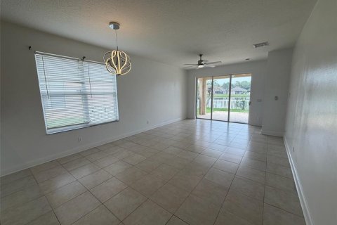 House in Orlando, Florida 4 bedrooms, 202.16 sq.m. № 2203971 - photo 10