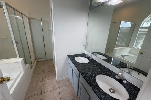 House in Orlando, Florida 4 bedrooms, 202.16 sq.m. № 2203971 - photo 12