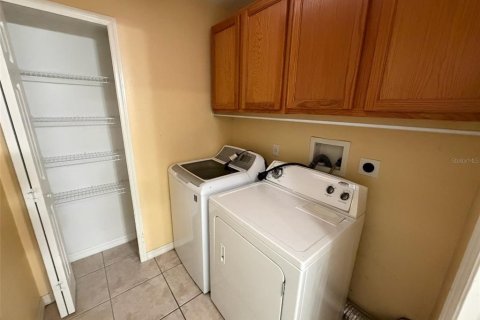House in Orlando, Florida 4 bedrooms, 202.16 sq.m. № 2203971 - photo 13