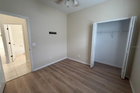 House in Orlando, Florida 4 bedrooms, 202.16 sq.m. № 2203971 - photo 18