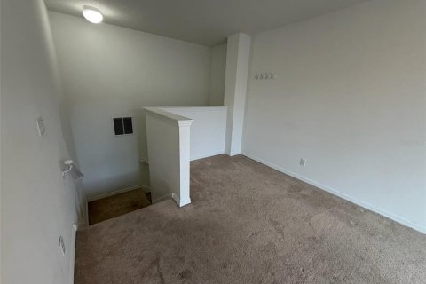House in Orlando, Florida 4 bedrooms, 202.16 sq.m. № 2203971 - photo 15