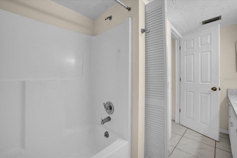 Condominio en venta en Kenneth City, Florida, 2 dormitorios, 124.95 m2 № 1304448 - foto 16