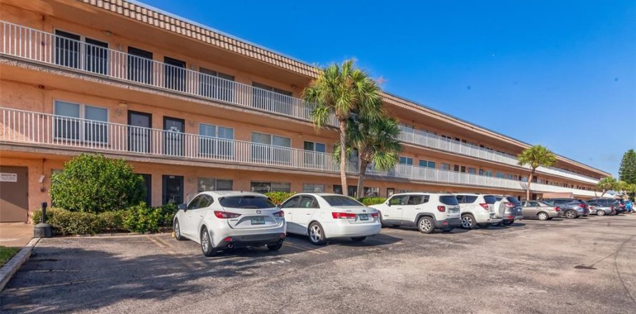 Condominio en Kenneth City, Florida, 2 dormitorios  № 1304448