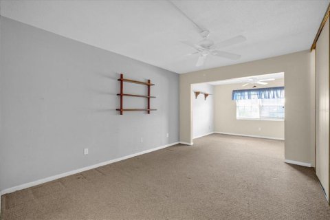 Condominio en venta en Kenneth City, Florida, 2 dormitorios, 124.95 m2 № 1304448 - foto 5
