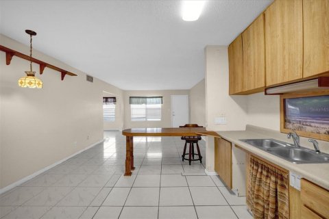 Condominio en venta en Kenneth City, Florida, 2 dormitorios, 124.95 m2 № 1304448 - foto 12